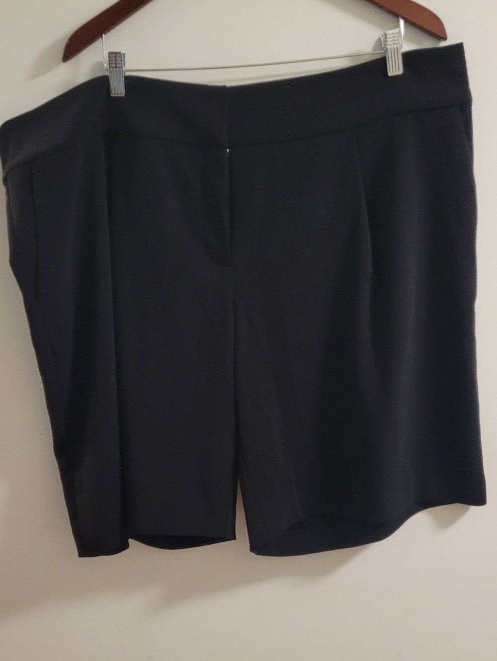 Alfani Black Women's Tailored Bermuda Dress Shorts‎ Size 22